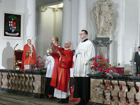 Abschlussvesper der Bischofskonferenz mit Spendung des Bonifatiussegens (© Karl-Franz Thiede)